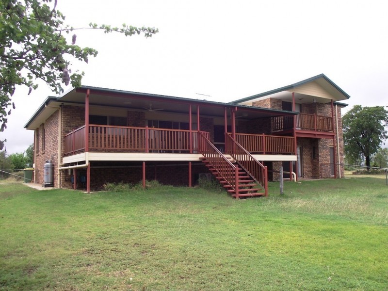 77 Lakeview Drive, Emerald QLD 4720