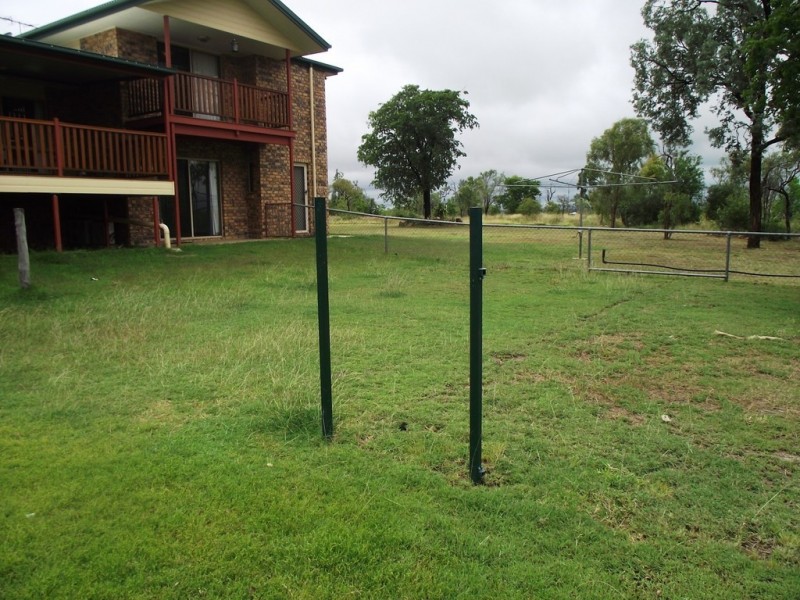 77 Lakeview Drive, Emerald QLD 4720