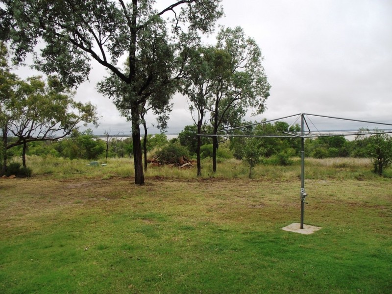 77 Lakeview Drive, Emerald QLD 4720