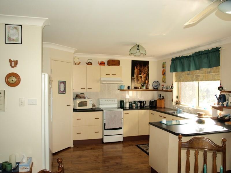 2 Oyster Cove Road, Salt Ash NSW 2318