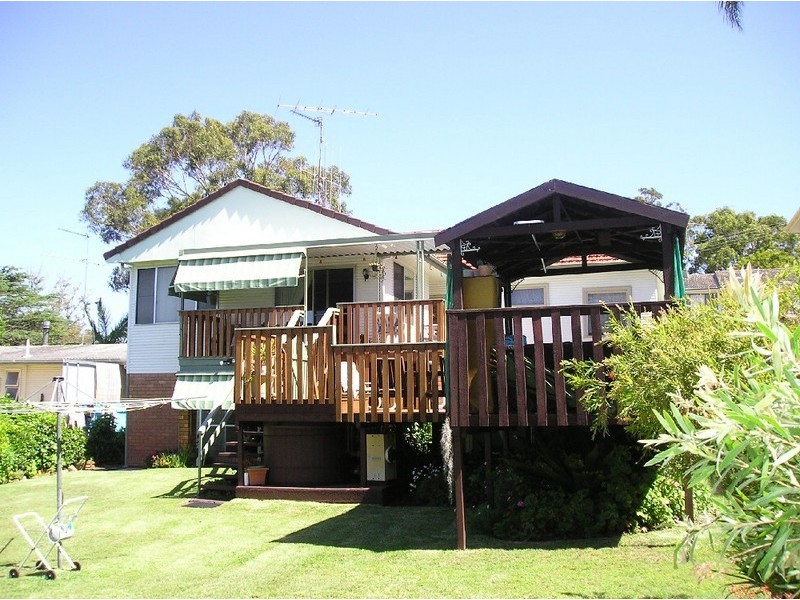 8 Montevideo Parade, Nelson Bay NSW 2315