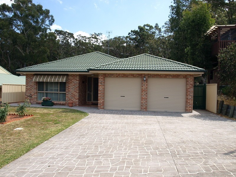 4 Torpey Avenue, Lemon Tree Passage NSW 2319