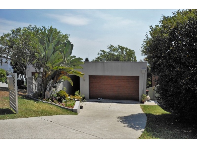 2 Lyndel Close, Soldiers Point NSW 2317