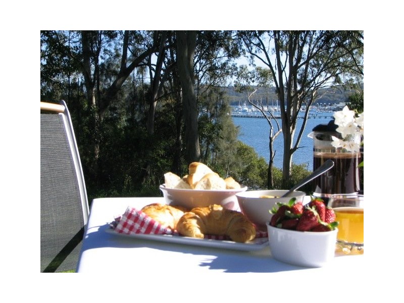 55 Kent Gardens, Soldiers Point NSW 2317