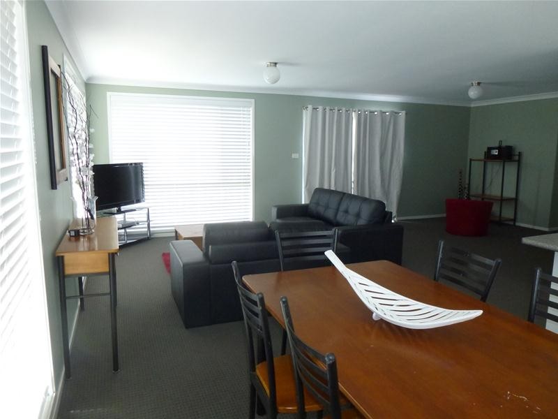 4 Fisherman’s Bay Road, Anna Bay NSW 2316