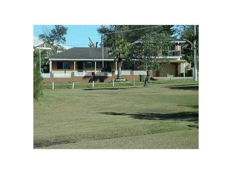 2 Lorna Street, Fishermans Bay NSW 2316