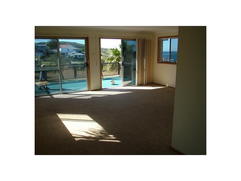 2 Lorna Street, Fishermans Bay NSW 2316