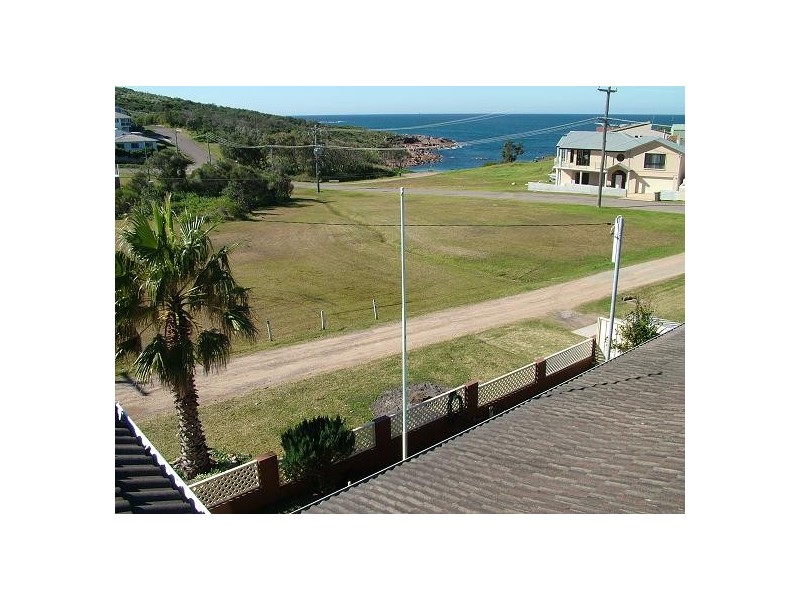 2 Lorna Street, Fishermans Bay NSW 2316