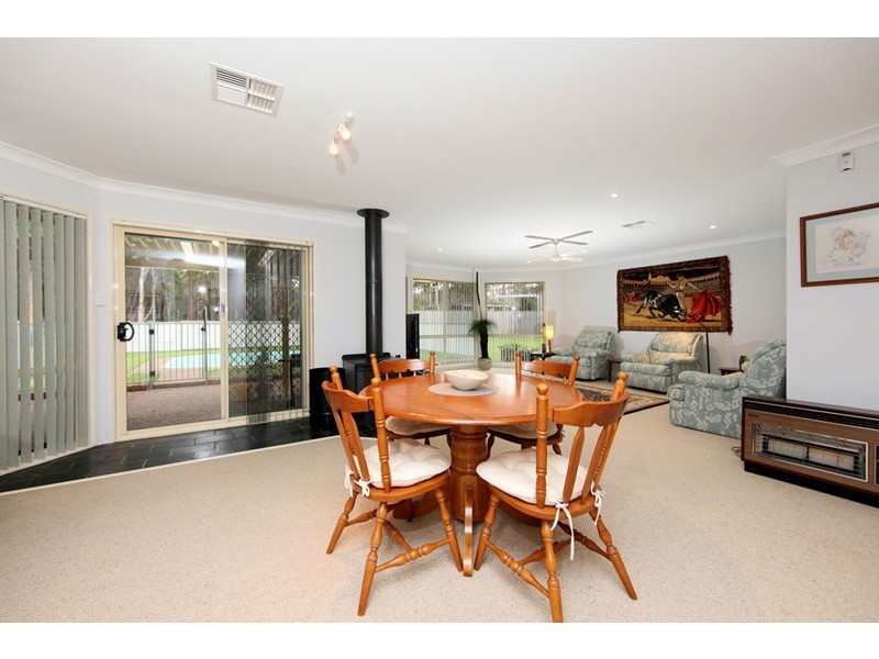 9 Waropara Road, Medowie NSW 2318