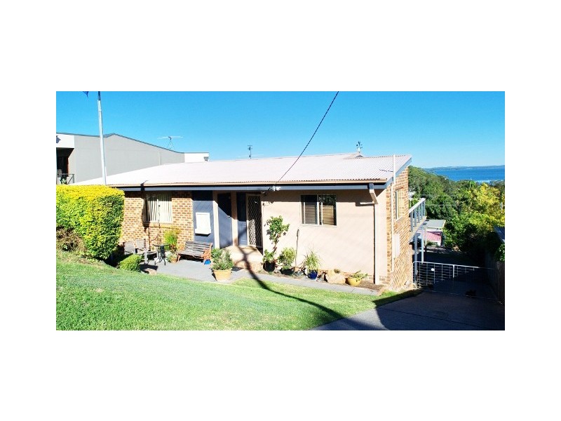 8 Lyndel Close, Soldiers Point NSW 2317