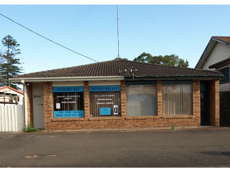 33 King Albert Ave, Tanilba Bay NSW 2319