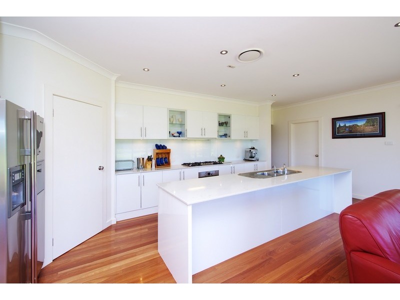 5 Echo Place, One Mile NSW 2316