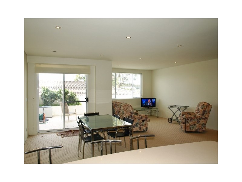 2/15 Government Rd, Nelson Bay NSW 2315