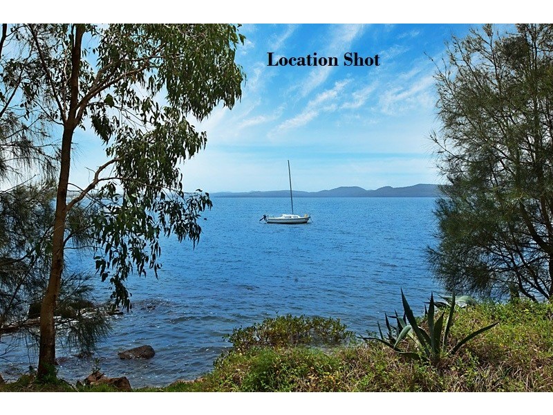 34 Caswell Crescent, Tanilba Bay NSW 2319