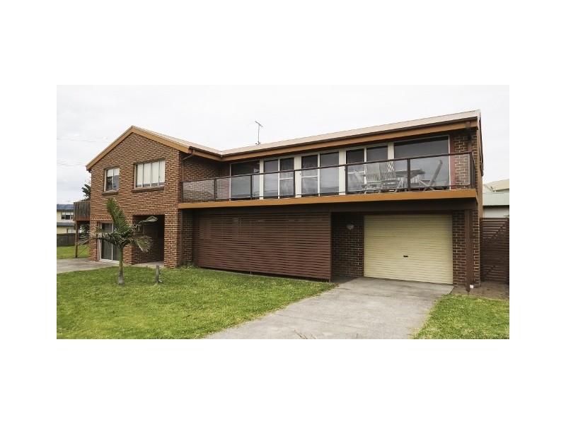 12 Pacific Street, Fishermans Bay NSW 2316