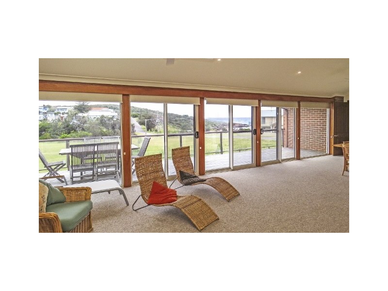 12 Pacific Street, Fishermans Bay NSW 2316