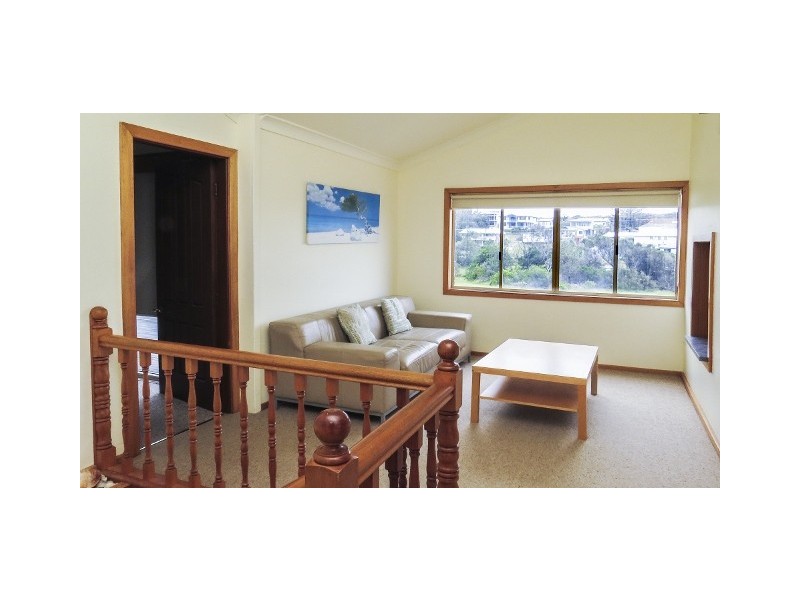 12 Pacific Street, Fishermans Bay NSW 2316