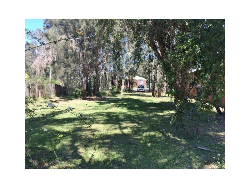 37 Clarke, Pindimar NSW 2324