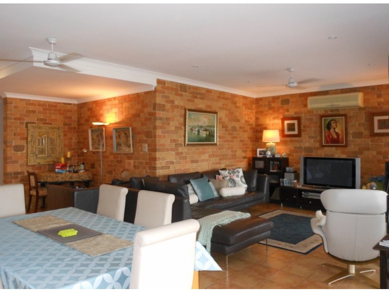 8 Sunset Boulevarde, Soldiers Point NSW 2317