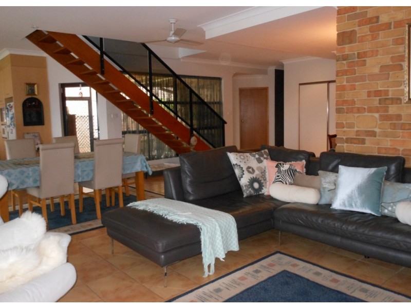 8 Sunset Boulevarde, Soldiers Point NSW 2317