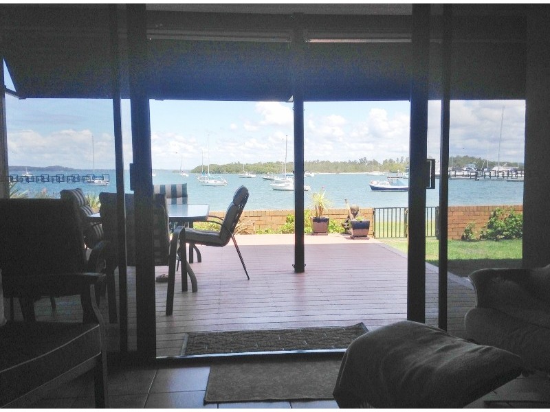 8 Sunset Boulevarde, Soldiers Point NSW 2317