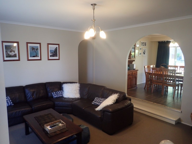 9 Kuhn Street, Kearneys Spring QLD 4350