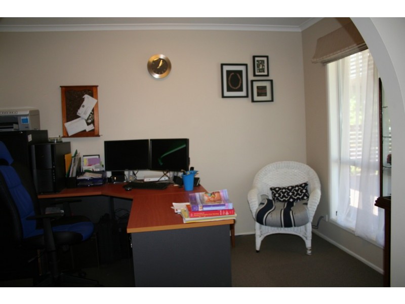 9 Kuhn Street, Kearneys Spring QLD 4350