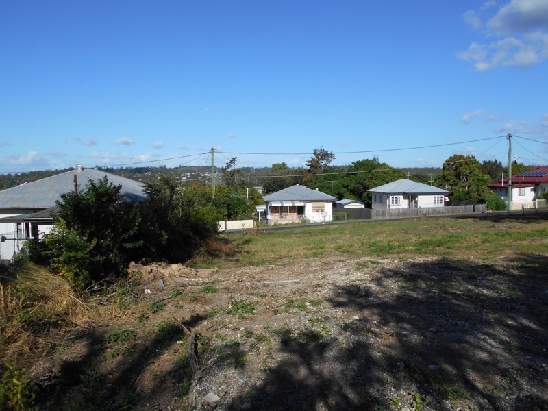 19 Walkers Lane, Booval QLD 4304