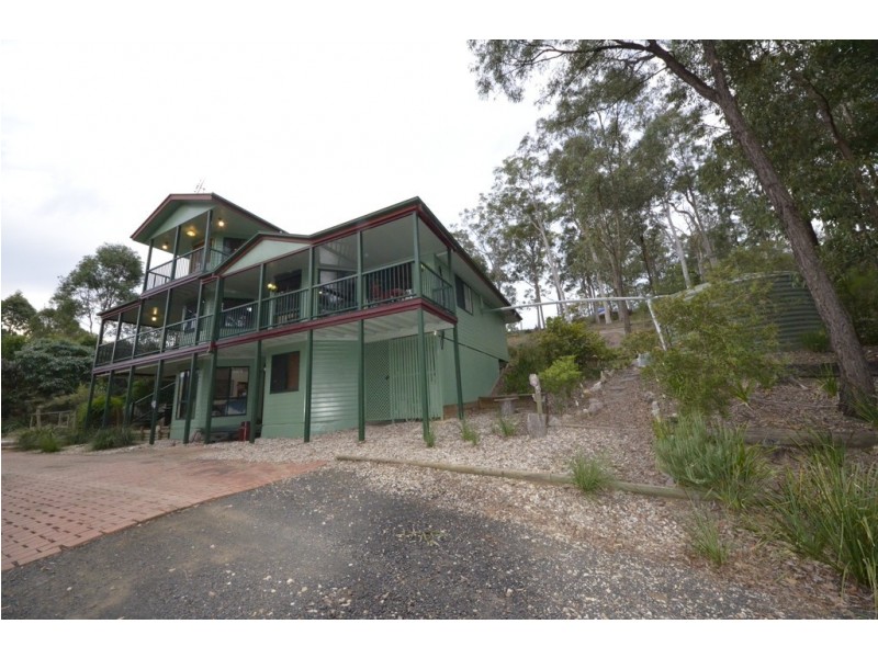 13 Berghofer Drive, Table Top, Withcott QLD 4352