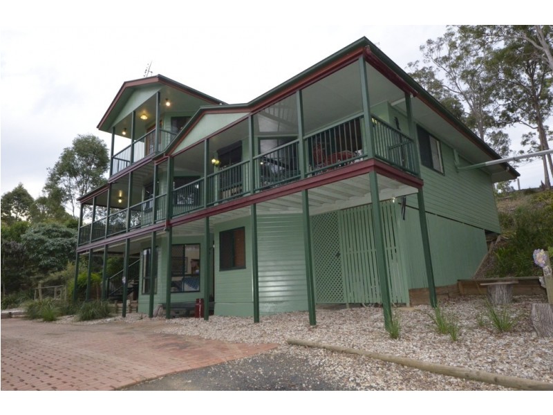 13 Berghofer Drive, Table Top, Withcott QLD 4352