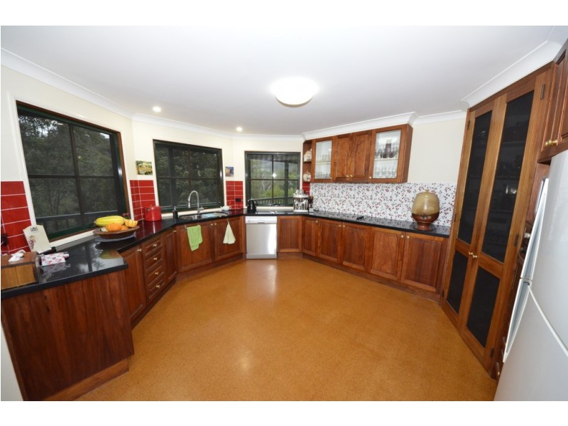13 Berghofer Drive, Table Top, Withcott QLD 4352