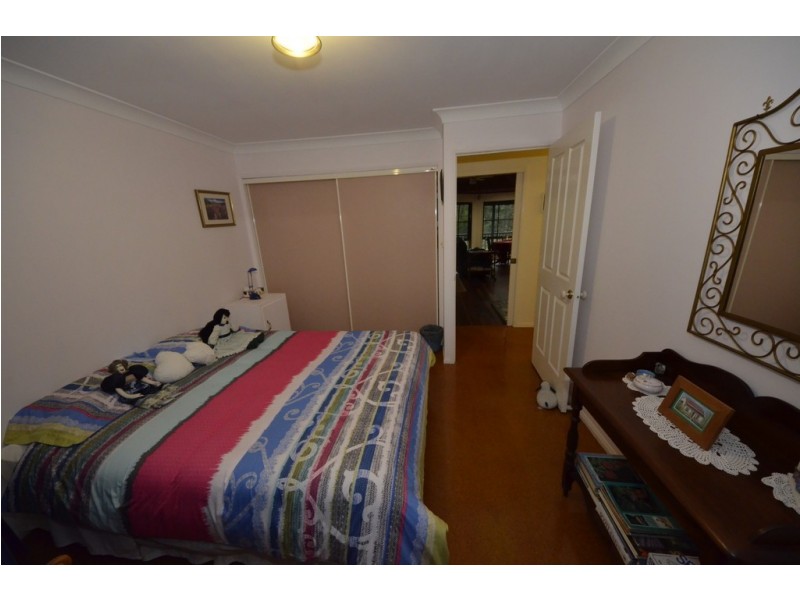 13 Berghofer Drive, Table Top, Withcott QLD 4352