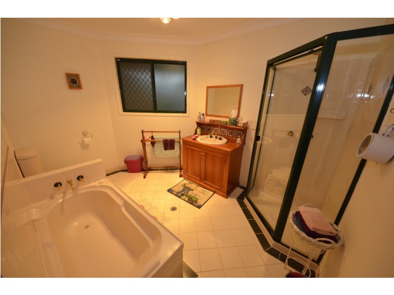 13 Berghofer Drive, Table Top, Withcott QLD 4352