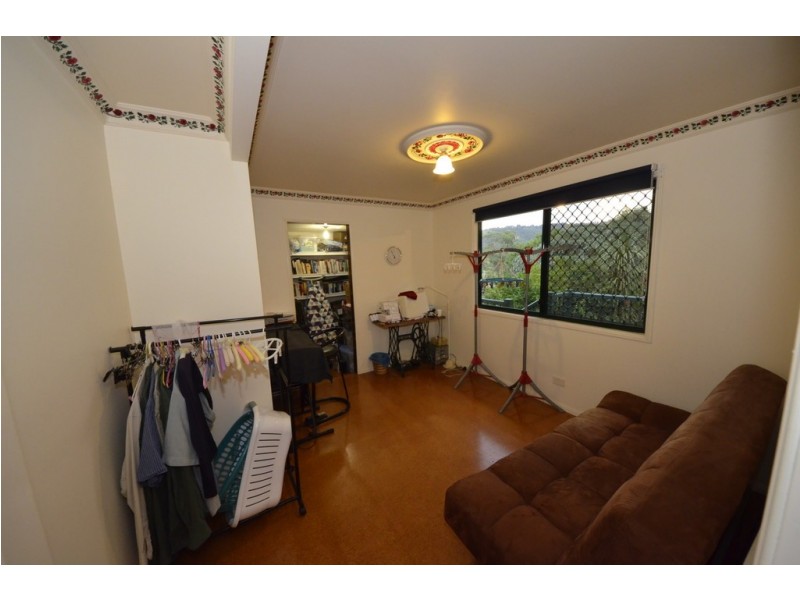 13 Berghofer Drive, Table Top, Withcott QLD 4352