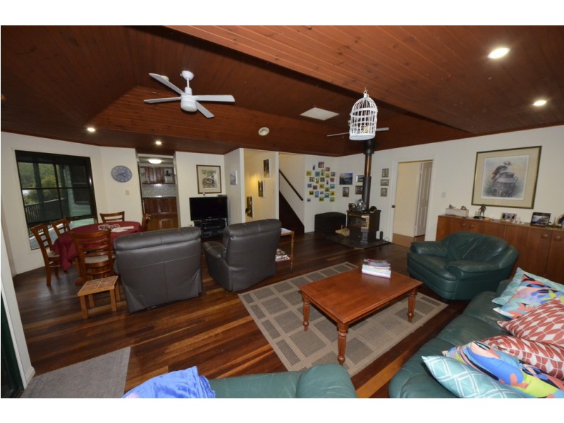 13 Berghofer Drive, Table Top, Withcott QLD 4352