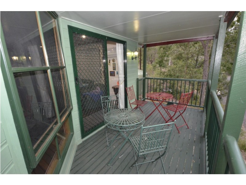 13 Berghofer Drive, Table Top, Withcott QLD 4352