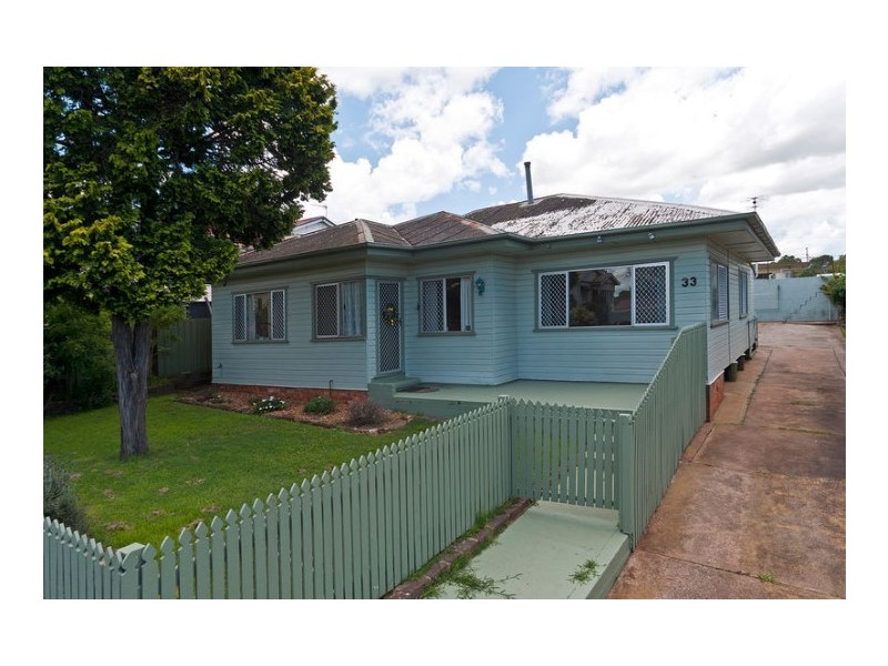 33 West Street, Newtown QLD 4350