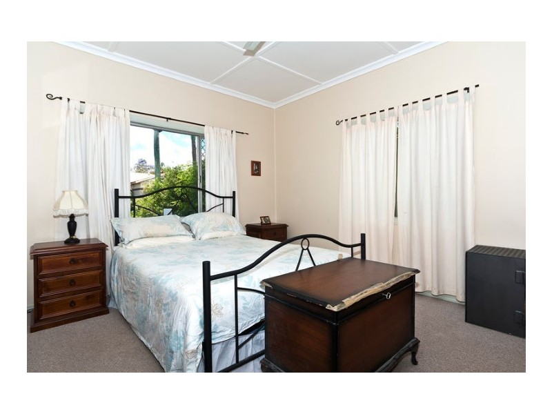 33 West Street, Newtown QLD 4350
