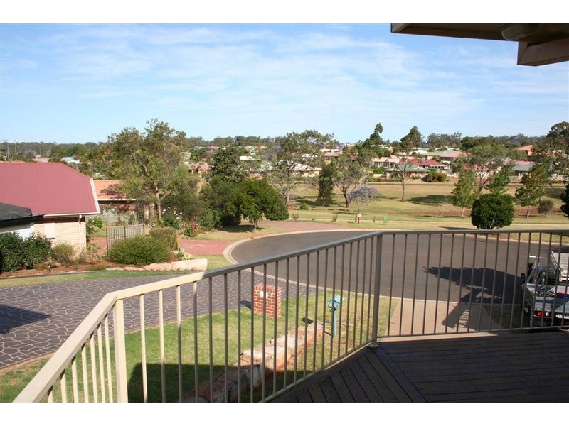 5 Tulip Court, Middle Ridge QLD 4350