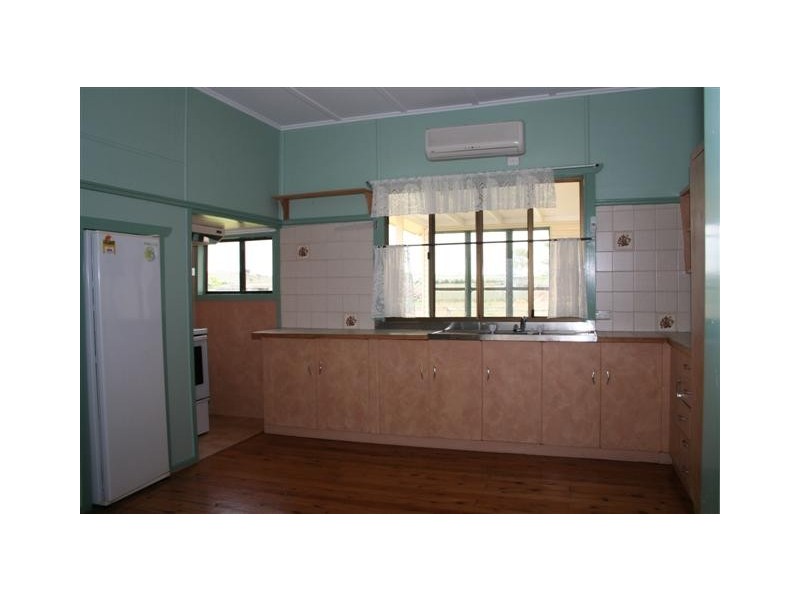 43 Railway Parade, Cambooya QLD 4358