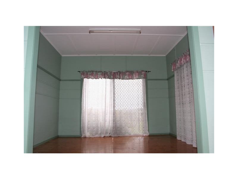 43 Railway Parade, Cambooya QLD 4358