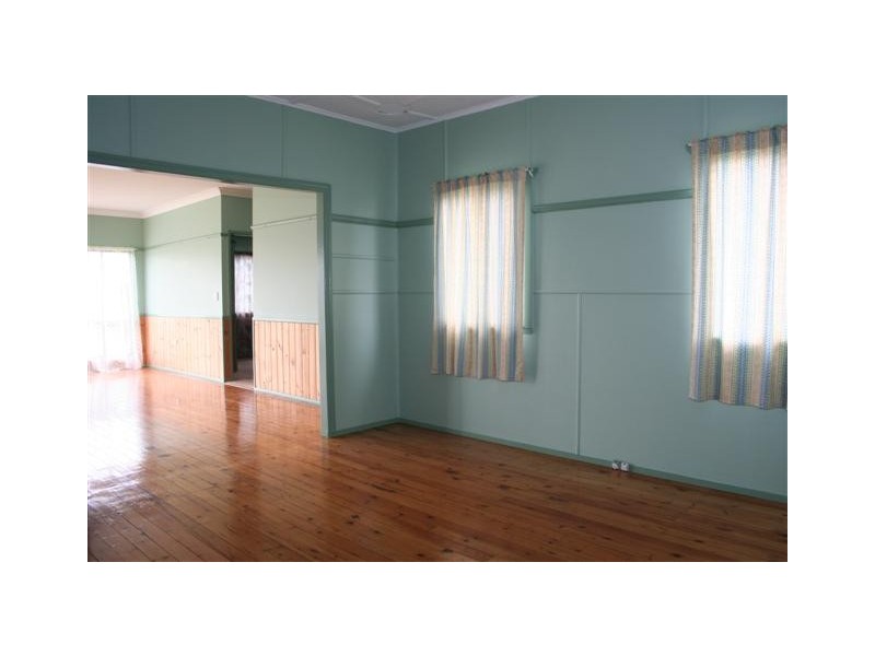 43 Railway Parade, Cambooya QLD 4358