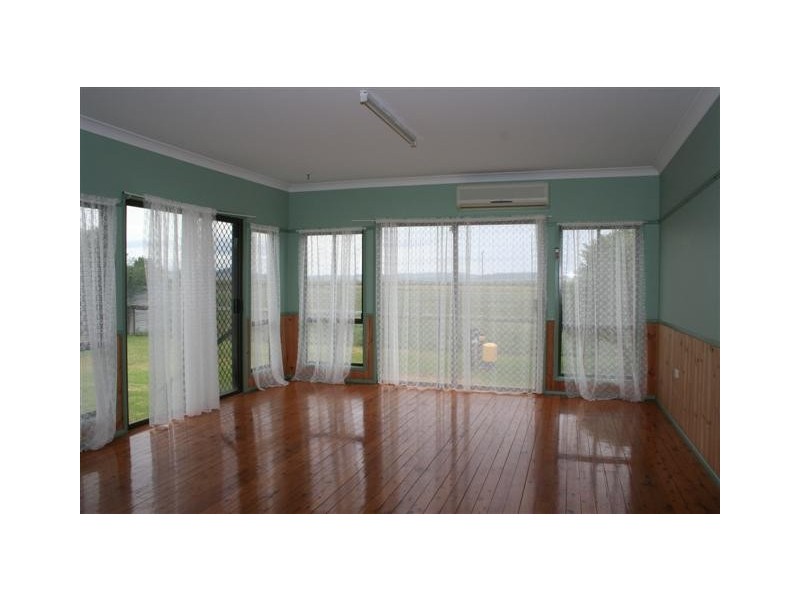 43 Railway Parade, Cambooya QLD 4358