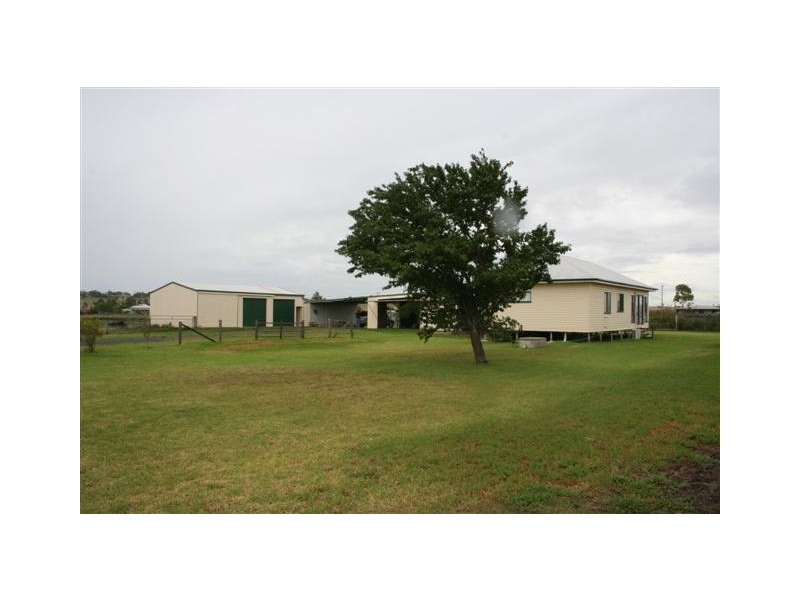 43 Railway Parade, Cambooya QLD 4358