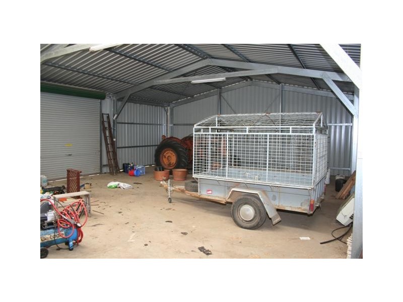 43 Railway Parade, Cambooya QLD 4358