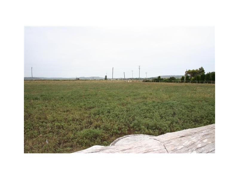 43 Railway Parade, Cambooya QLD 4358