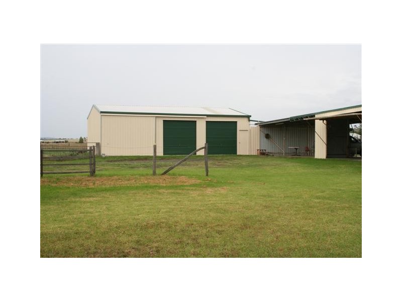 43 Railway Parade, Cambooya QLD 4358