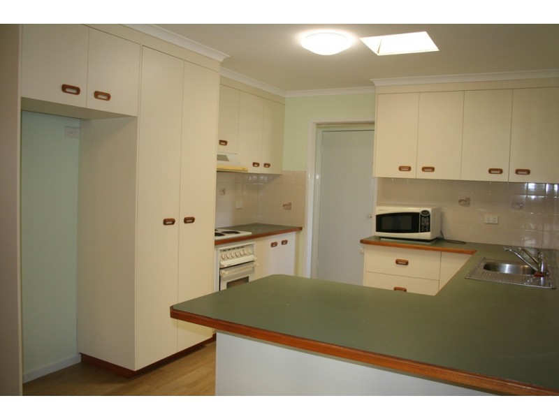 16 Shamrock Court, Middle Ridge QLD 4350