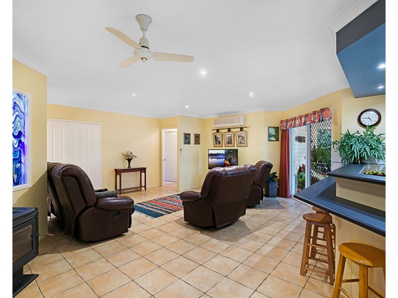 5 Paddington, Middle Ridge QLD 4350