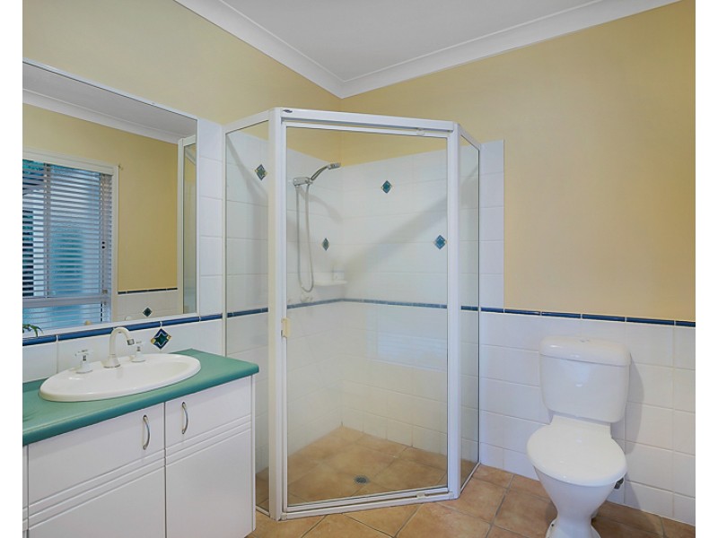 5 Paddington, Middle Ridge QLD 4350